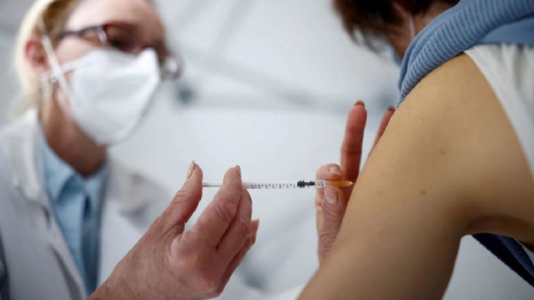 El 68% de los vascos de 16 a 19 años se ha vacunado con al menos una dosis