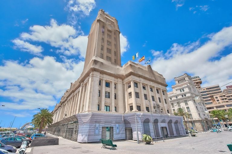 El Cabildo de Tenerife impulsa un servicio para atender a migrantes en la isla