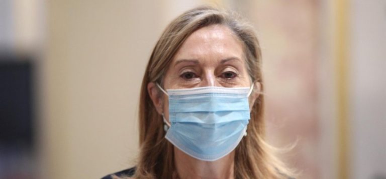 PP, tras señalar el PSOE a Aznar y Rajoy por la luz: «A ver si la culpa la tienen los Reyes Católicos»