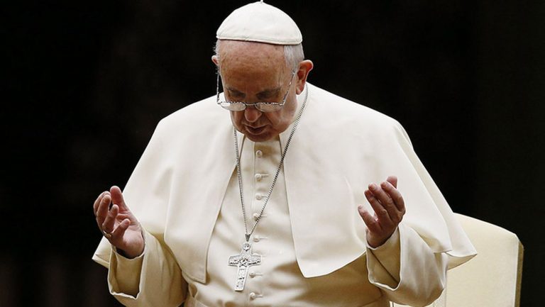 El Papa expresa su «dolor» por el sacerdote asesinado en Francia