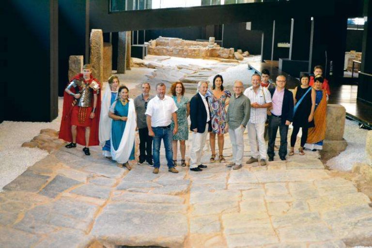 El teatro aéreo llega al Off Tomà con ‘Nada’, de la compañía Herrero & Weidmann