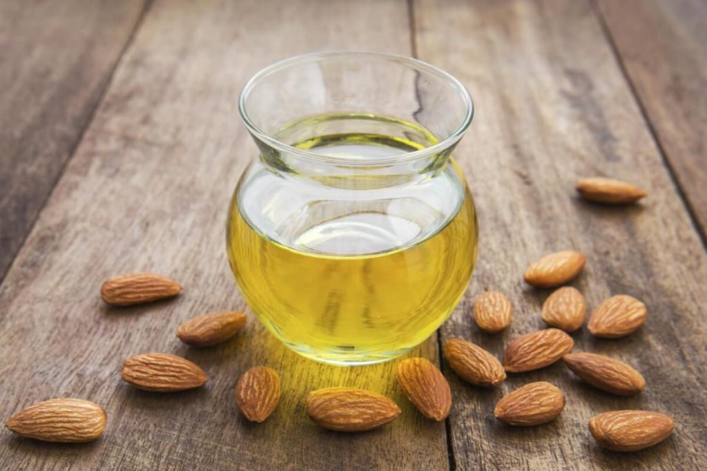 Combinación Perfecta: Aceite De Almendras, De Manzanilla Y De Lavanda Para Ayudar Con Las Estrías
