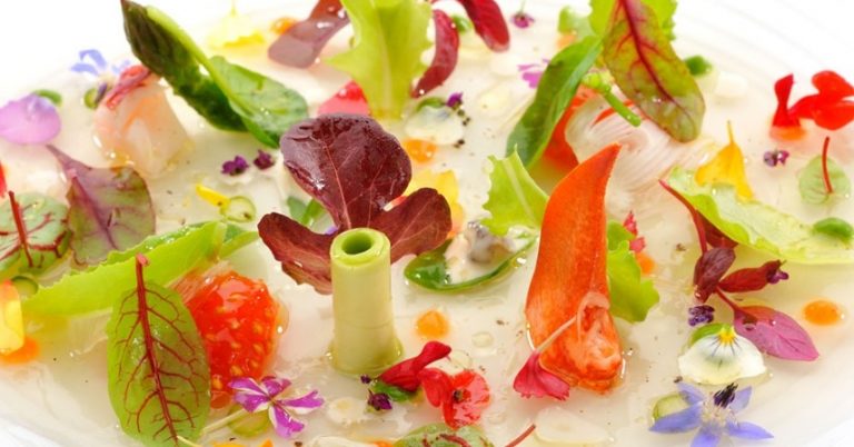 Ensalada mil colores: la creación de Martín Berasategui que puedes hacer en casa en 10 minutos