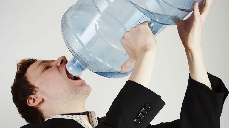 Estos son los motivos de que tengas mucha sed