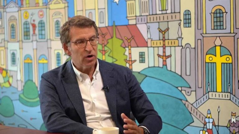 Feijóo defiende la vacunación obligada a sanitarios y cuidadores de mayores