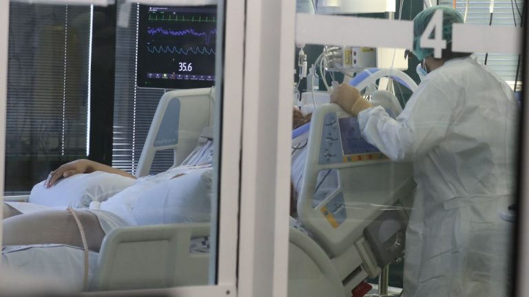 La OMS anuncia ensayos con 3 fármacos para tratar la Covid-19 en pacientes hospitalizados