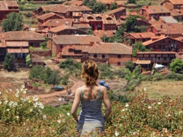 Los jóvenes españoles valoran positivamente vivir en el medio rural