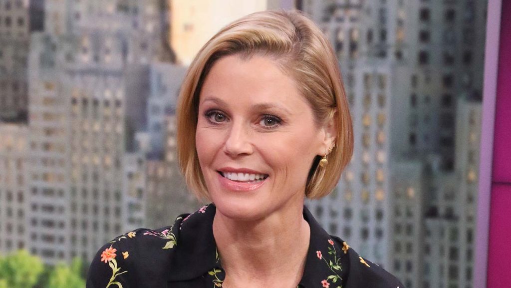 Claire Dunphy – Julie Bowen