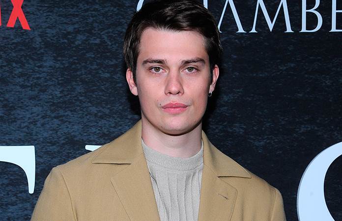 Nicholas Galitzine Es El Príncipe De Cenicienta Amazon Prime