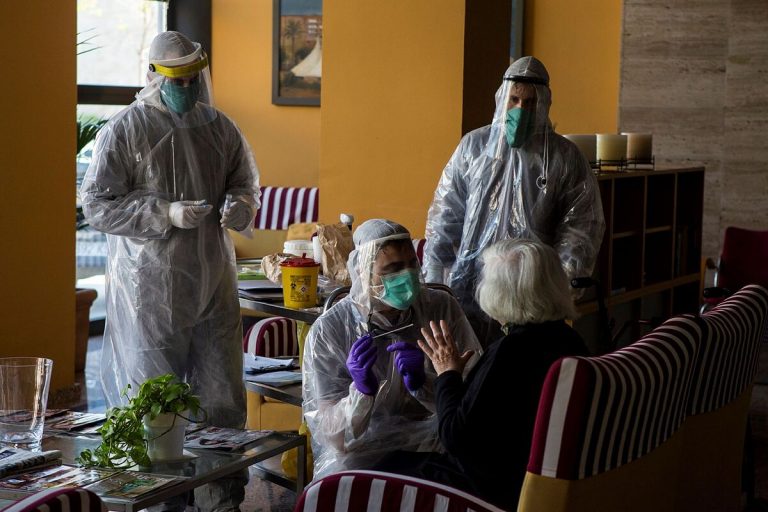 ONG de mayores cifran en 50 las muertes en residencias de Andalucía en agosto