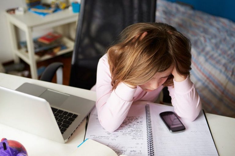 Pamplona trabaja en un proyecto para impulsar la detección de la violencia infantil en RRSS