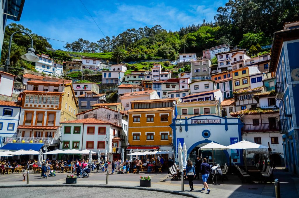 Pueblos mágicos de España que te encantará visitar este verano 5 Cudillero en Asturias