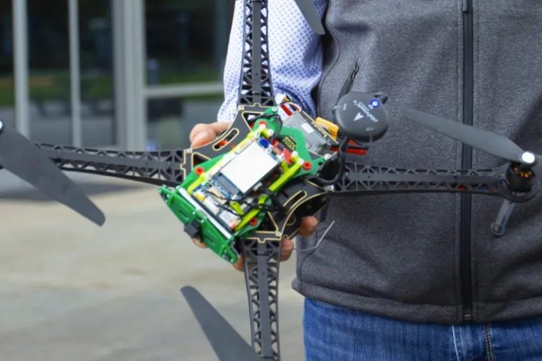 Qualcomm presenta su primera plataforma para drones, Flight RB5 5G