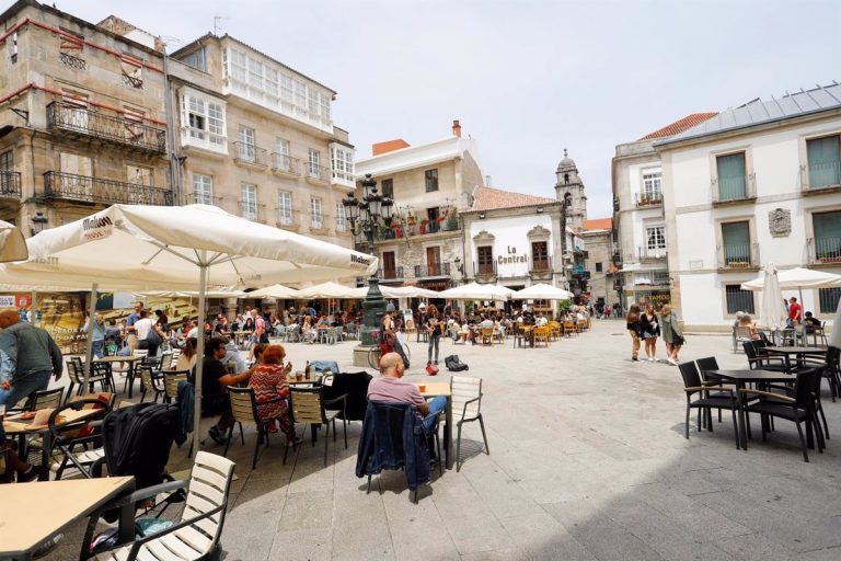 Repuntan en Galicia los contagios mientras los casos activos mantienen su tendencia a la baja