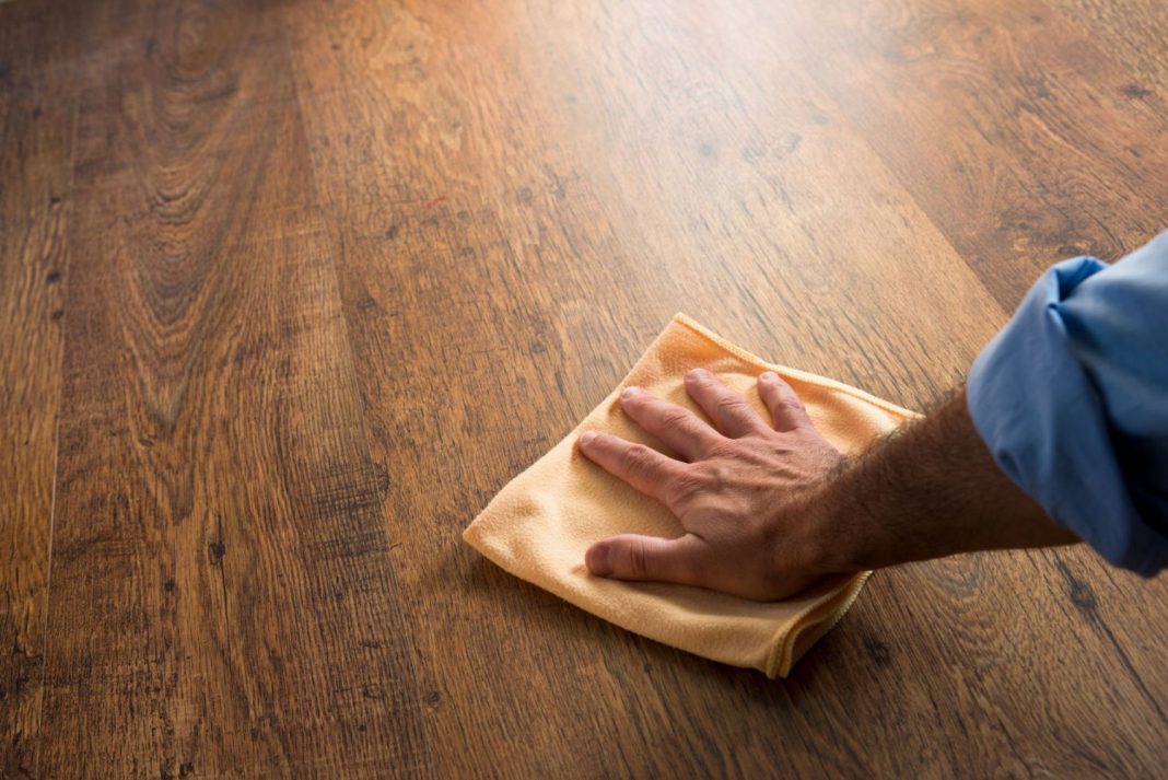 Los errores que destruyen tu suelo de parquet