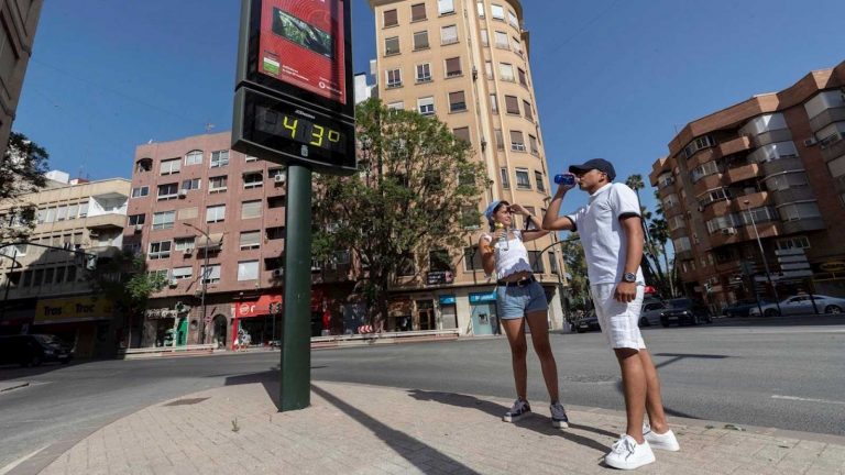 Sanidad recuerda las recomendaciones sanitarias frente a las temperaturas extremas