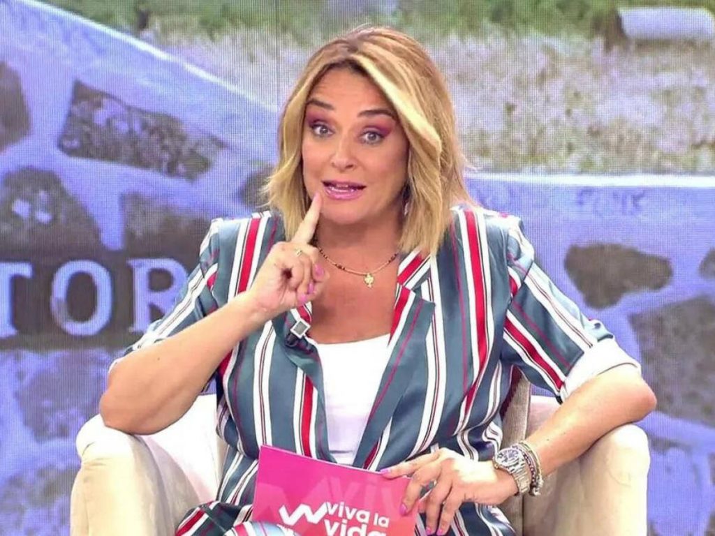Toñi Moreno En Un Plató