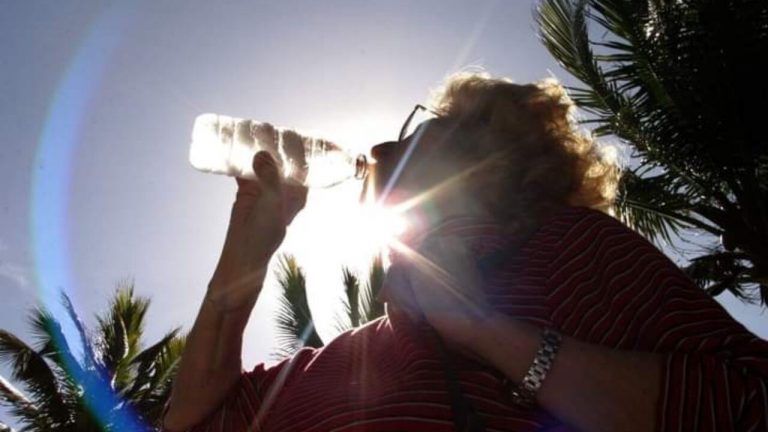 UPA recomienda usar ropa fresca y aumentar la ingesta de agua ante la ola de calor