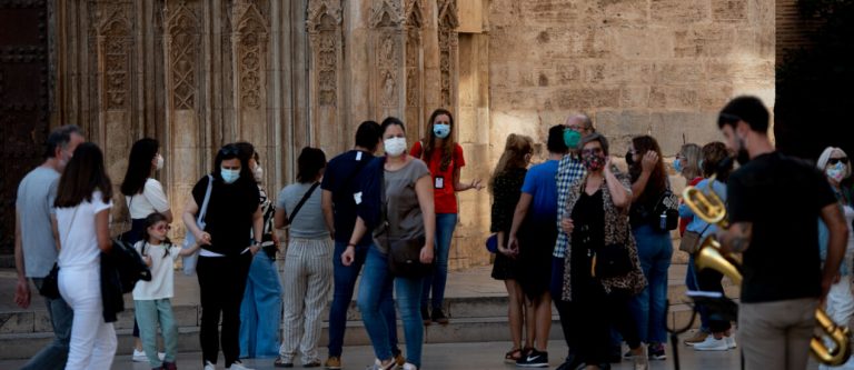 Valencia comunica nueve fallecidos y 1.704 nuevos casos de coronavirus