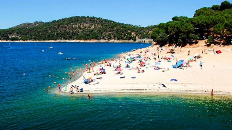 Madrid cierra las piscinas: 10 lugares permitidos para bañarse en septiembre