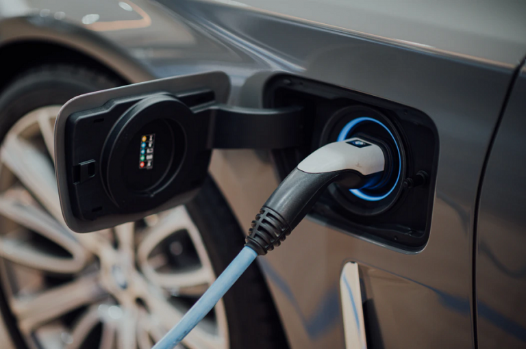 Instalación de un punto de carga de vehículo eléctrico para comunidades, todo lo que necesitas saber