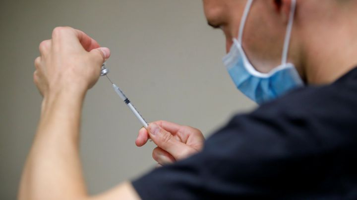 Dos fallecidas y 19 ingresados en Extremadura, que notifica 478 casos positivos