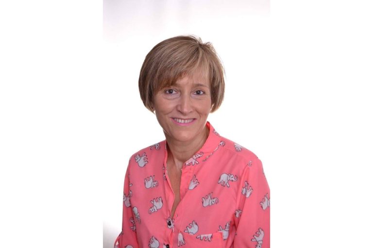 Dejar de fumar a través de la hipnosis, una de las terapias más recomendadas de la mano de la coach e hipnoterapeuta Montse López Arza