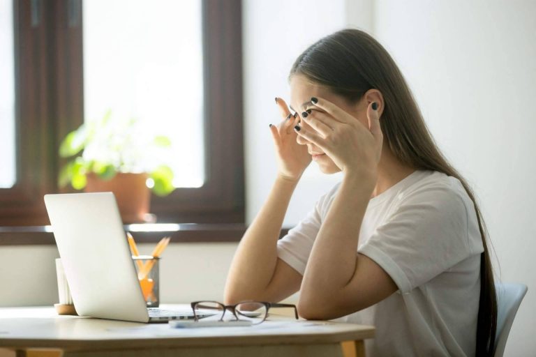 ¿Cómo puede la fisioterapia mejorar las migrañas, cefalea y ATM?, por Clínica Viasalud