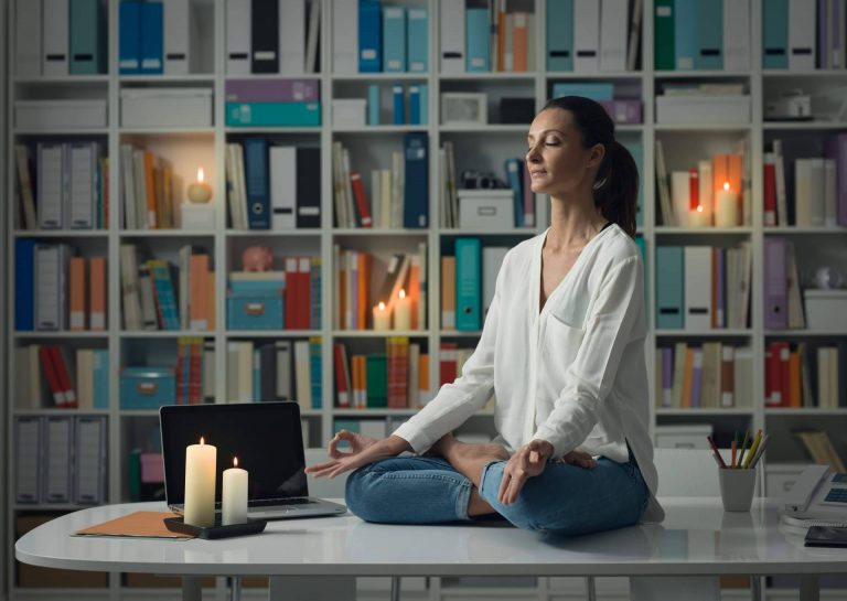 La Asociación para el Desarrollo de la Salud a través de la Atención basada en Mindfulness ofrece formación en mindfulness mediante sesiones de atención al presente