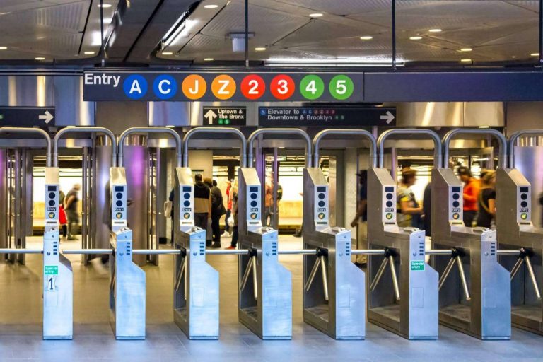 Las ventajas de diseñar una estrategia de publicidad en el metro de Madrid con Ecco Diez