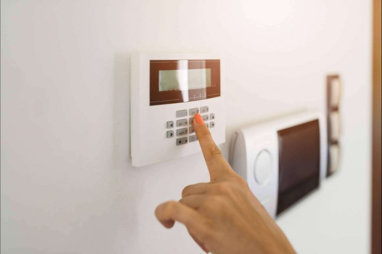 Los 4 consejos que Alarmas AMV recomienda antes de contratar una alarma