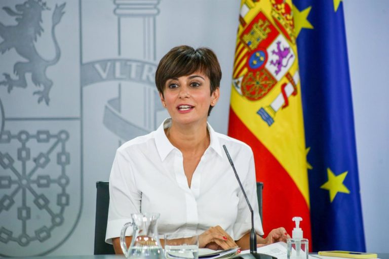 El Gobierno lamenta que Casado no se alegre de la ampliación de El Prat