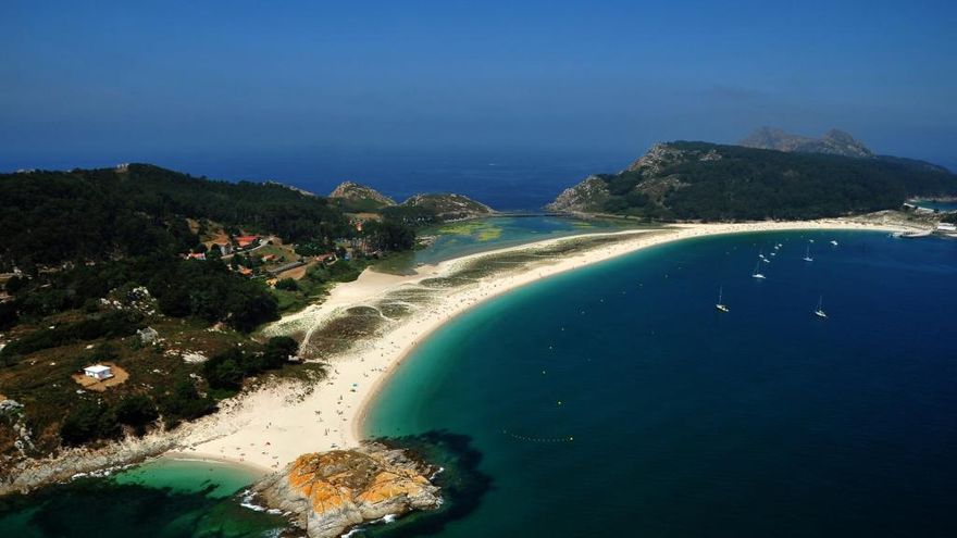 Ocho Playas Paradisiacas De España Que Merecen Una Visita En Verano