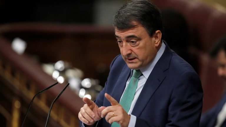 PNV no entra a valorar «globos sonda» como el planteamiento de Ribera de crear una empresa pública de Energía