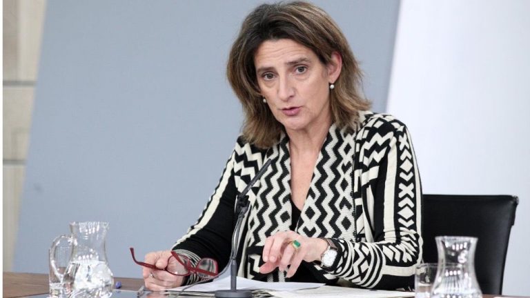 El Gobierno remite al Congreso el recorte a los ‘beneficios caídos del cielo’ de las eléctricas