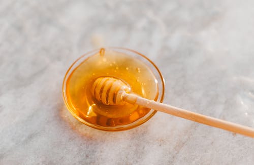 Lo que debes saber antes de depilarse con miel 