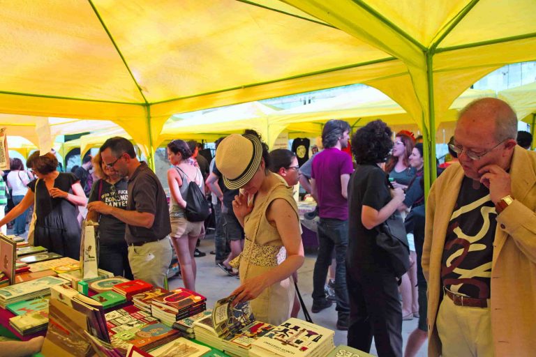 "¡Hostia un libro!", el festival literario más irreverente, llega a Quadernillos