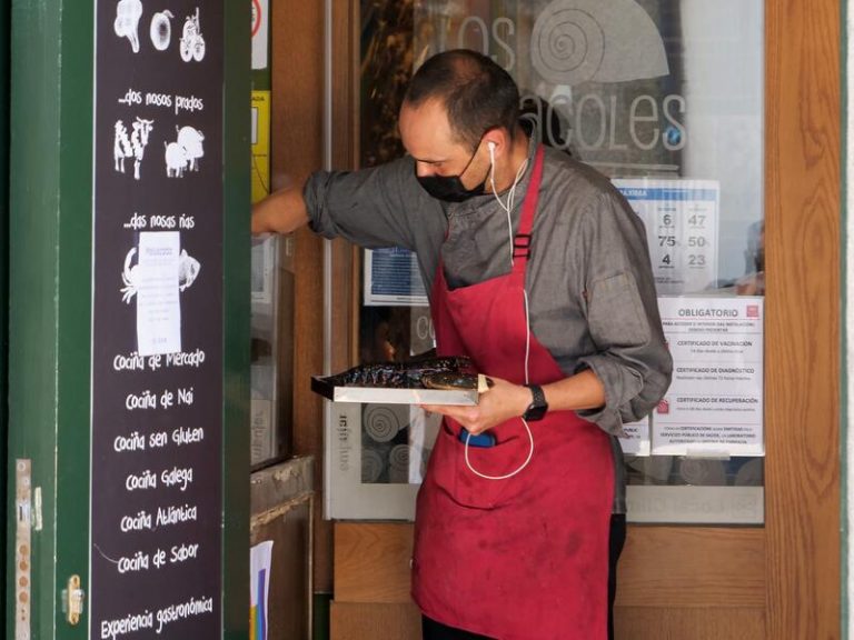 Los trabajadores en ERTE bajan hasta los 272.190 en agosto