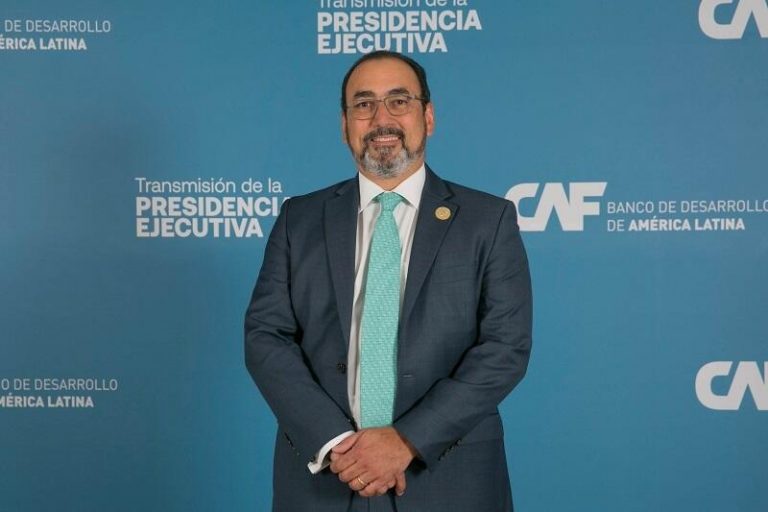 Sergio Díaz-Granados asume la presidencia de CAF