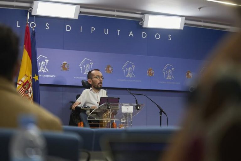 UP presiona a Ribera e impulsa en el Congreso una ley para crear una eléctrica pública