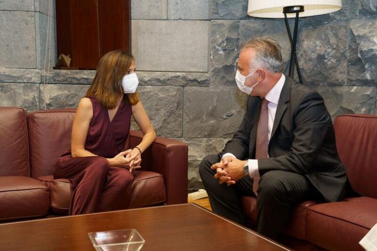 Belarra admite el «sobreesfuerzo» de Canarias para acoger menores
