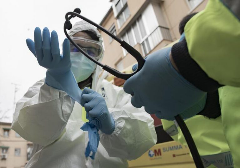 Sanidad notifica 9.561 nuevos casos, 168 muertes y la incidencia baja a 210