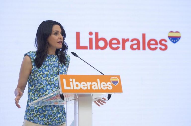 Arrimadas: Si PSOE y UP estuvieran en la oposición «arderían las calles» por el precio de la luz