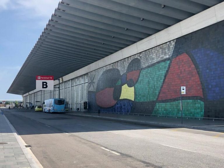 El alcalde de El Prat acusa al Govern catalán de mentir sobre la afectación de ampliar el Aeropuerto