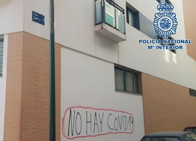 Detenido un negacionista del COVID en Málaga por más de un centenar de pintadas en fachadas