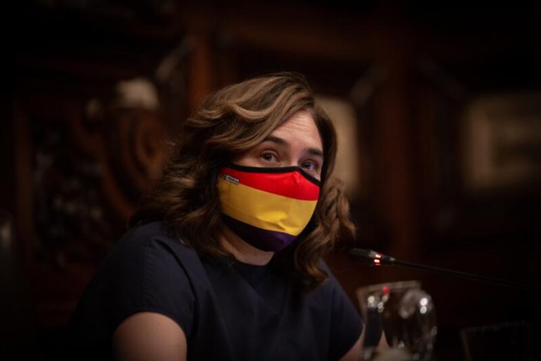Colau no ve las condiciones para plantear un referéndum a corto plazo: «Es irreal»
