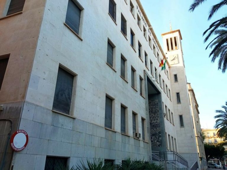 Arranca este miércoles el juicio con jurado al acusado de matar a su padre en Almería