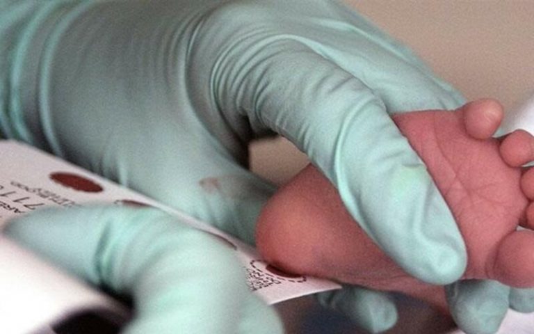 Cambian por error a 2 bebés en un hospital de Logroño: uno de ellos pide 3 millones de euros