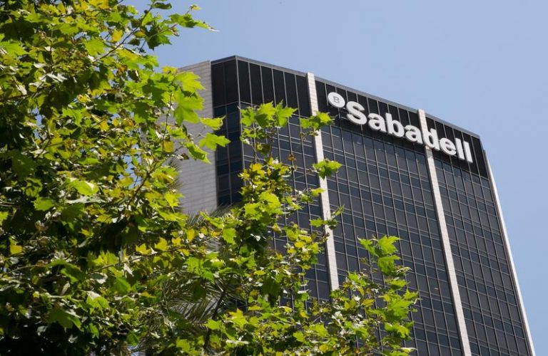 Sabadell plantea en el ERE el cierre de 320 oficinas y la conversión de 172 en cajas avanzadas