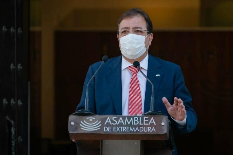 Extremadura plantea eliminar restricciones de aforo y horario tras la «plena vacunación»